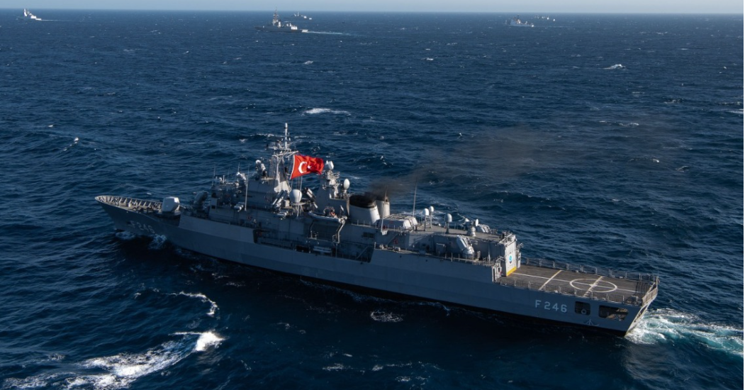 турецкий фрегат TCG Salihreis